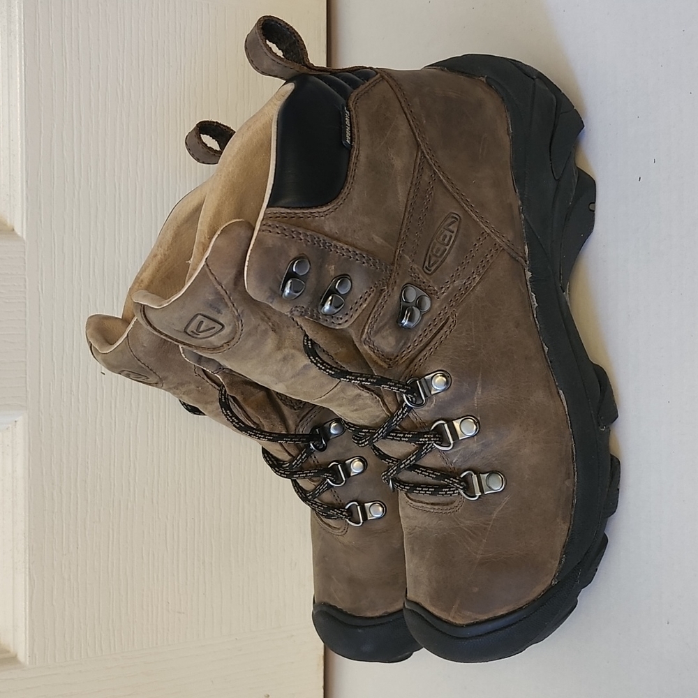 Keen Pyrenees Hiking Boots